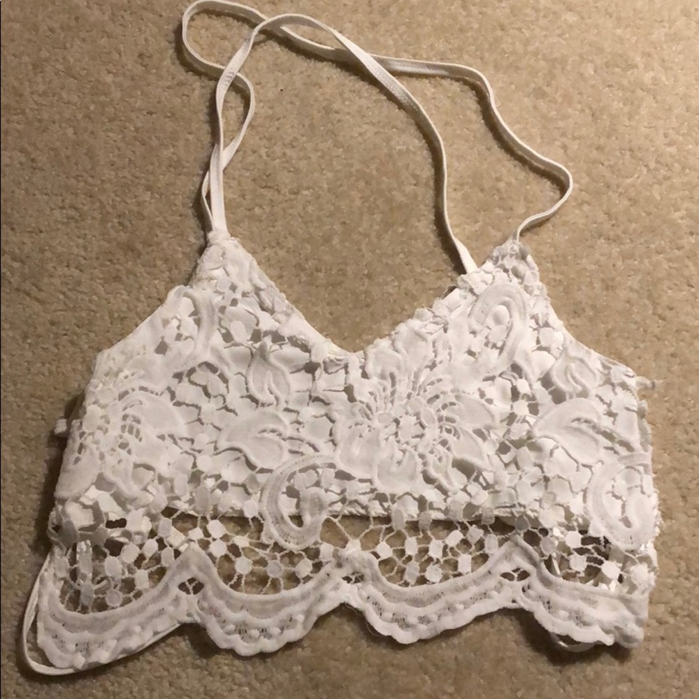 🌈White lace open back crop top🌈